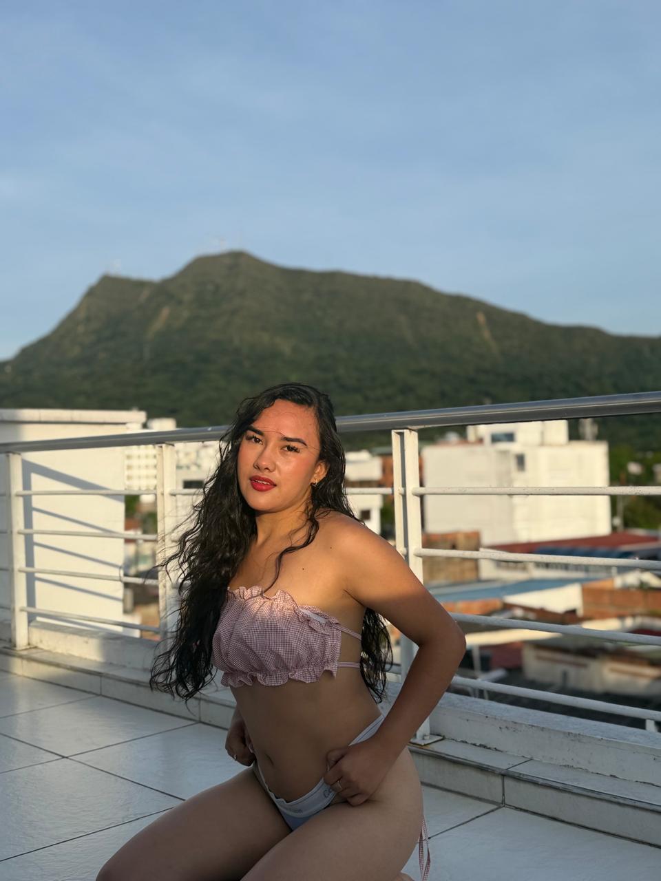 kira_naughty from Jerkmate
