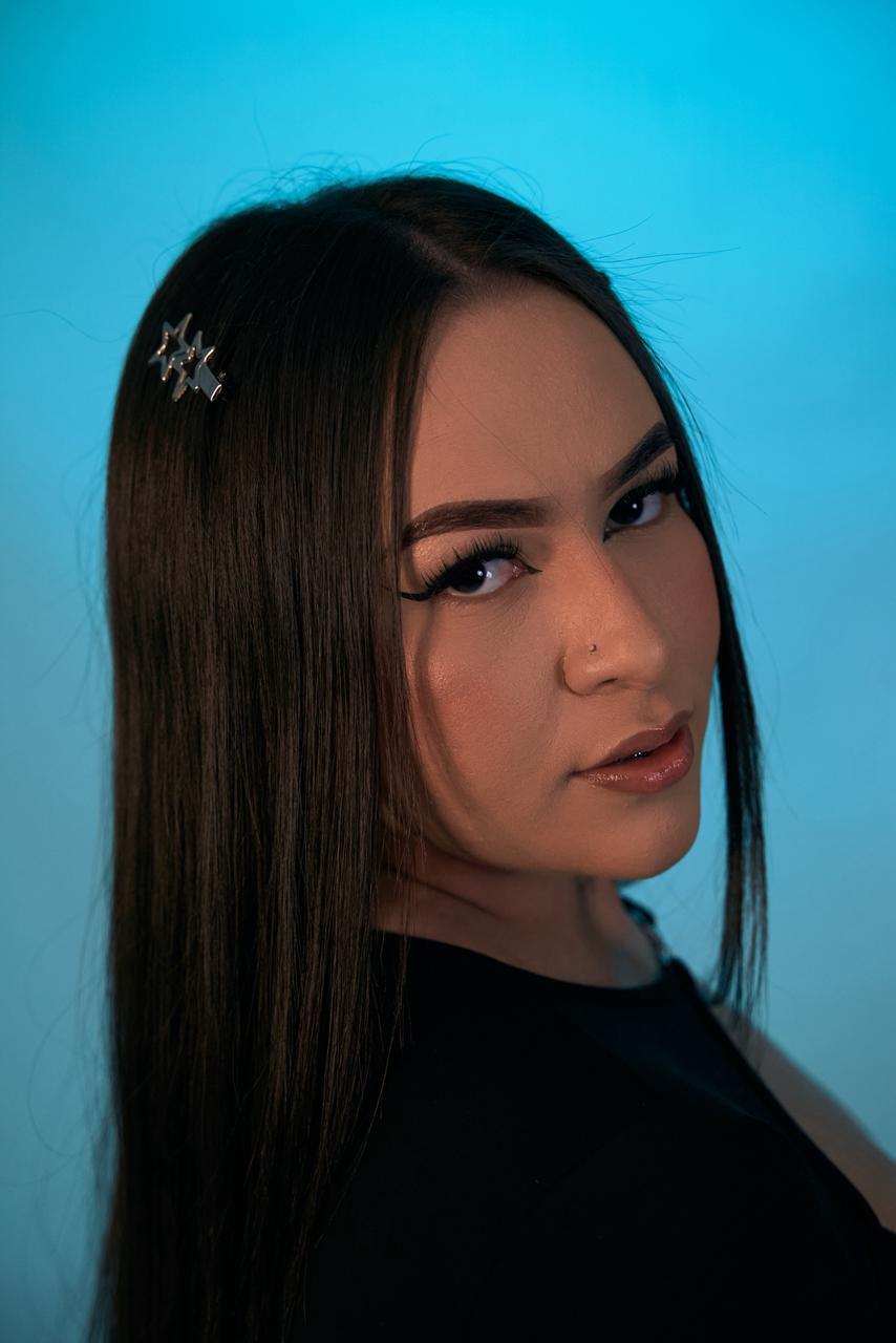 Vanessa_Foxyy