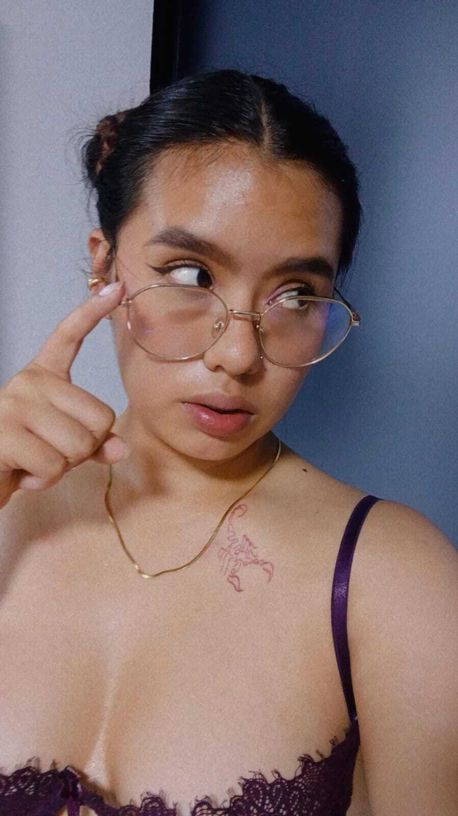ameliadupontt from Jerkmate
