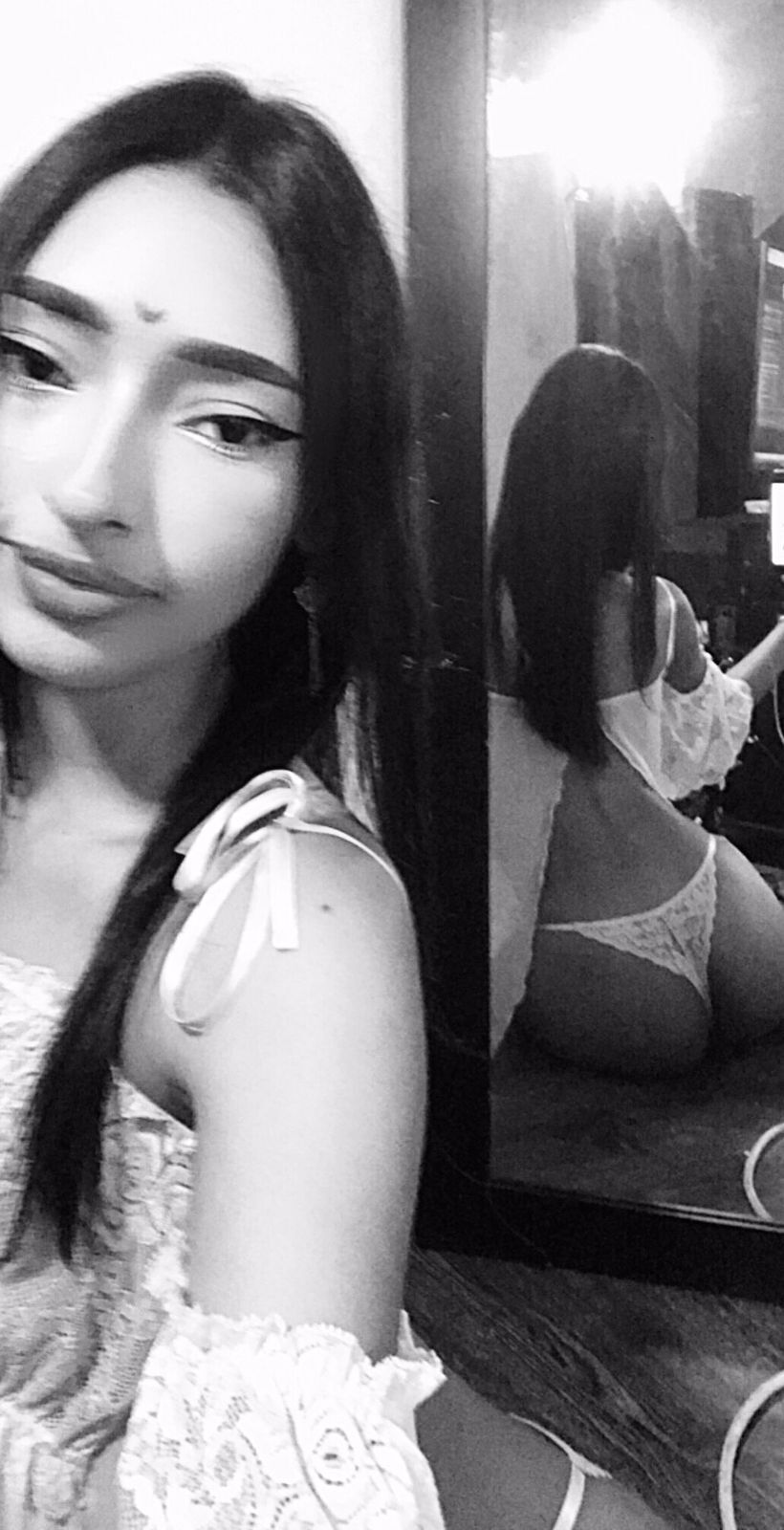 adela_banks from Jerkmate