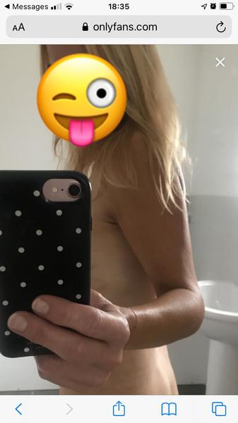 bee_uk from Jerkmate
