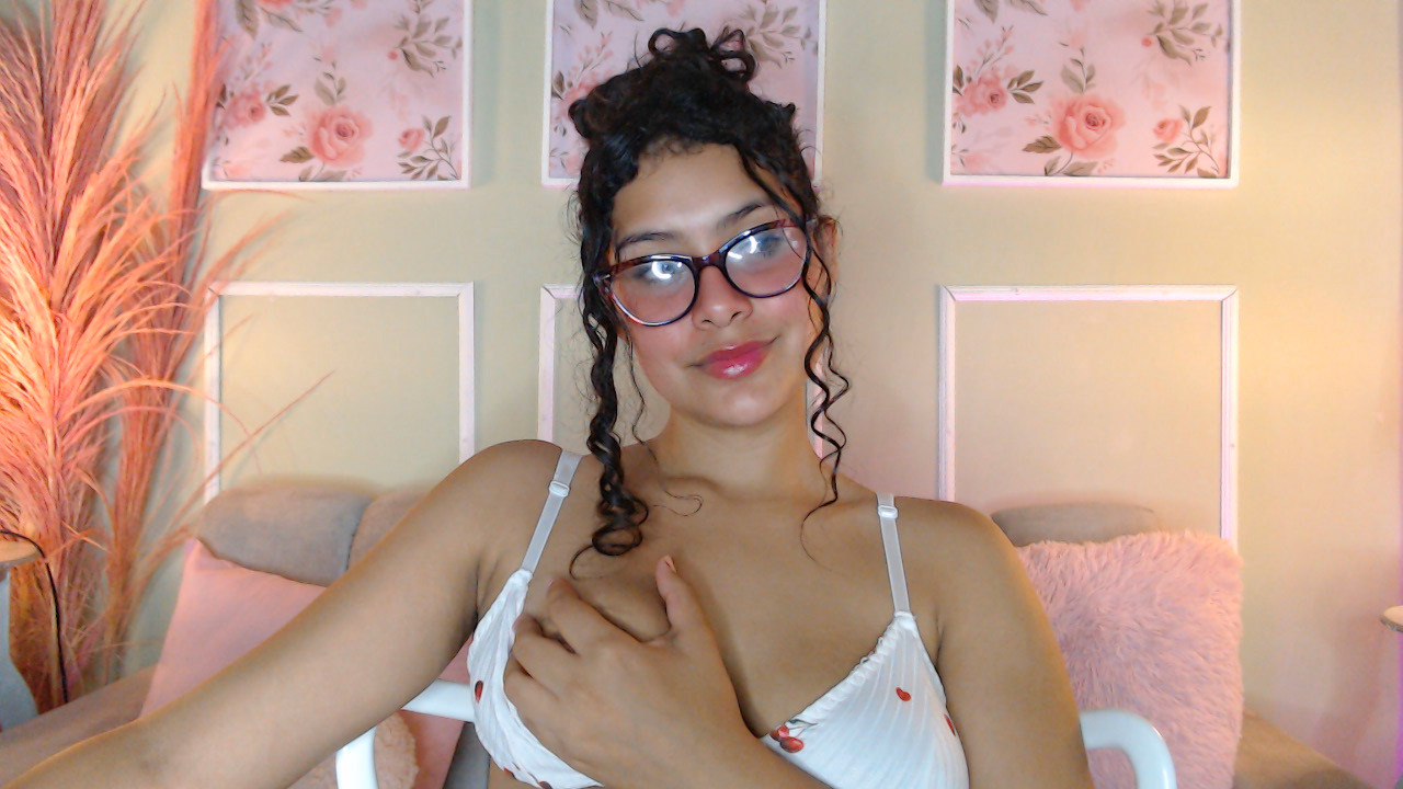 curlydani from Jerkmate