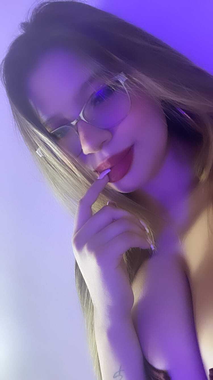 ScarlethBrooks photo 3