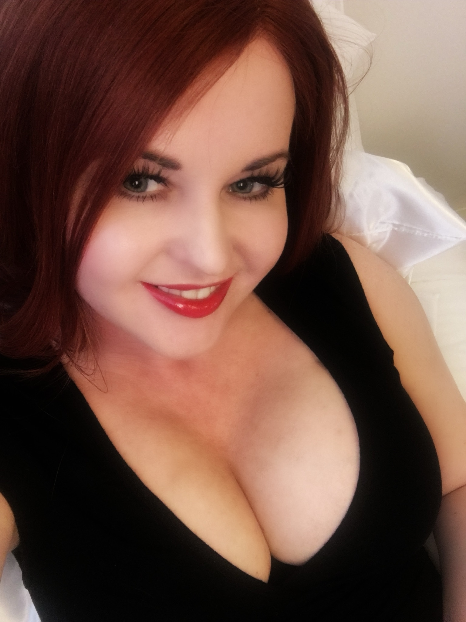 PrettyMilfyxo picture 4