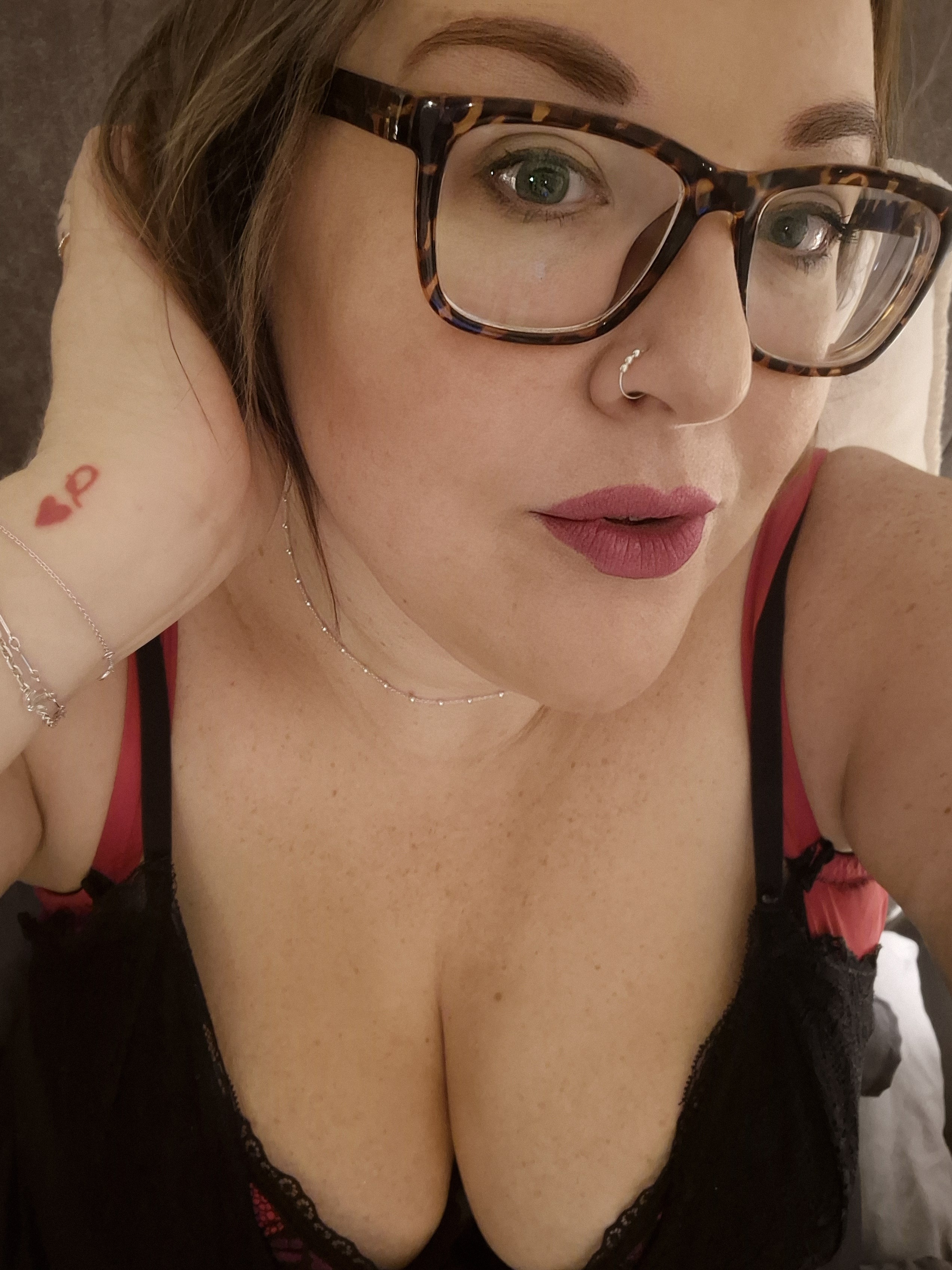 CuteAndCurvyX