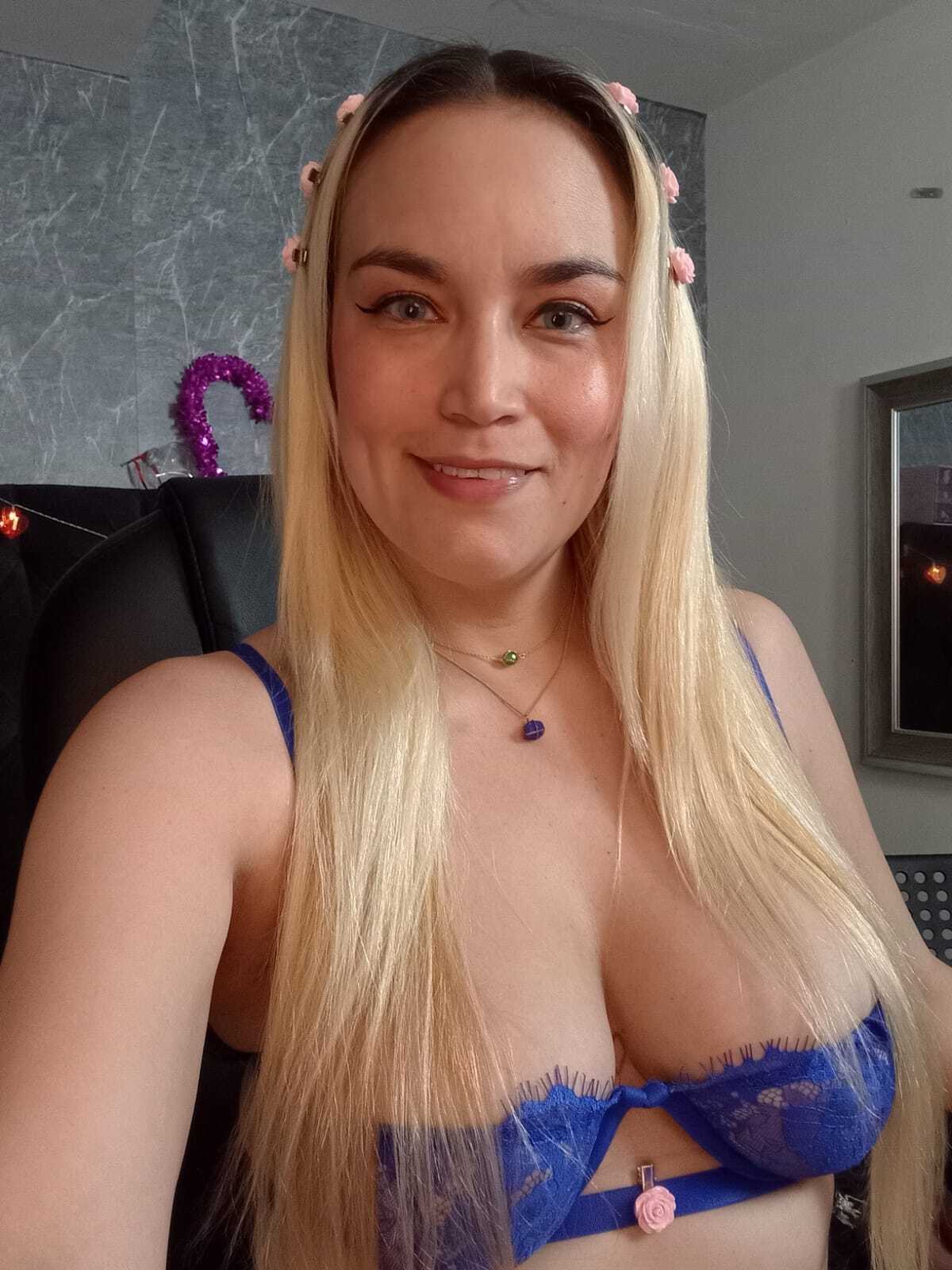 alezzafoxx from Jerkmate