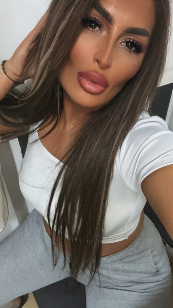 paulineblake from Jerkmate