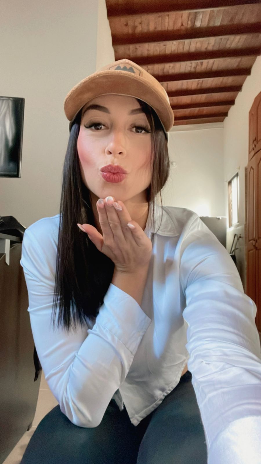 saritaflowers from Jerkmate