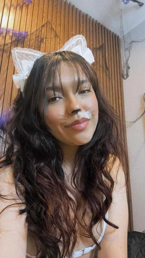 elliecute19 from Jerkmate