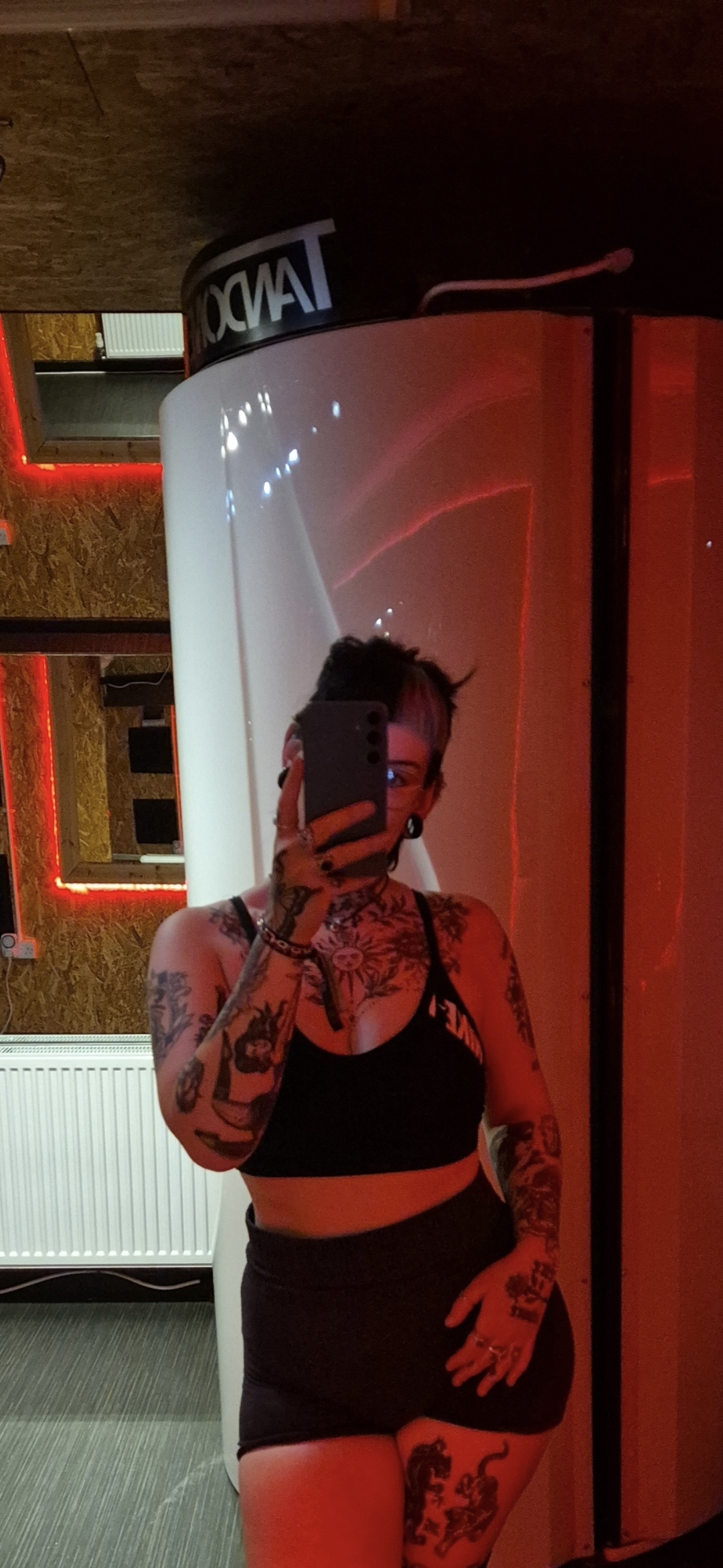 taranoire from Jerkmate