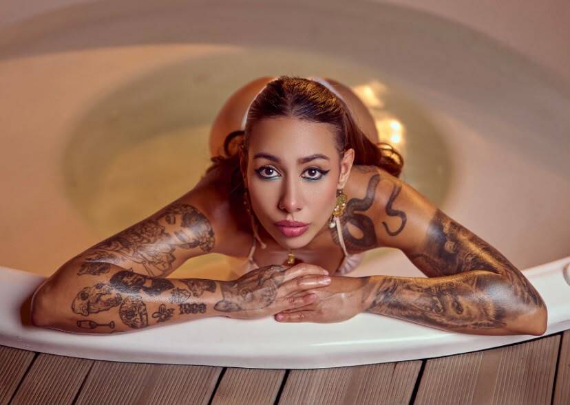 LilyHarpers photo 4