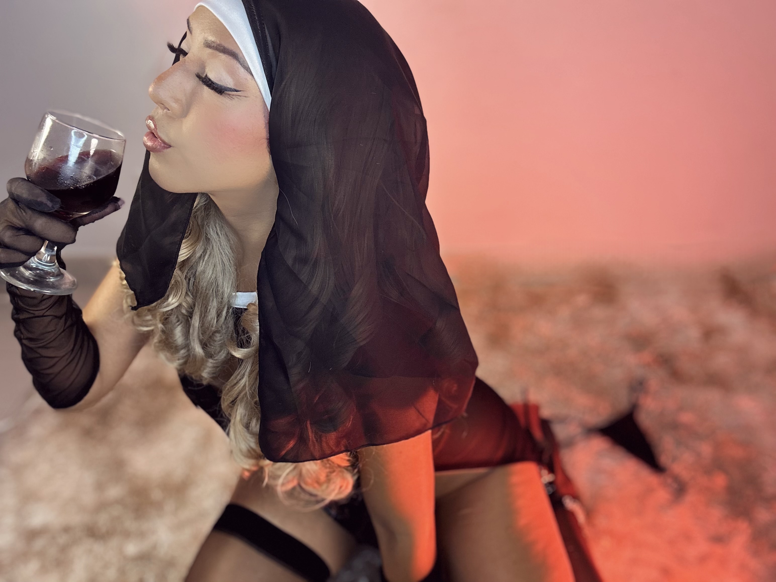 SaraWinehouse picture 7