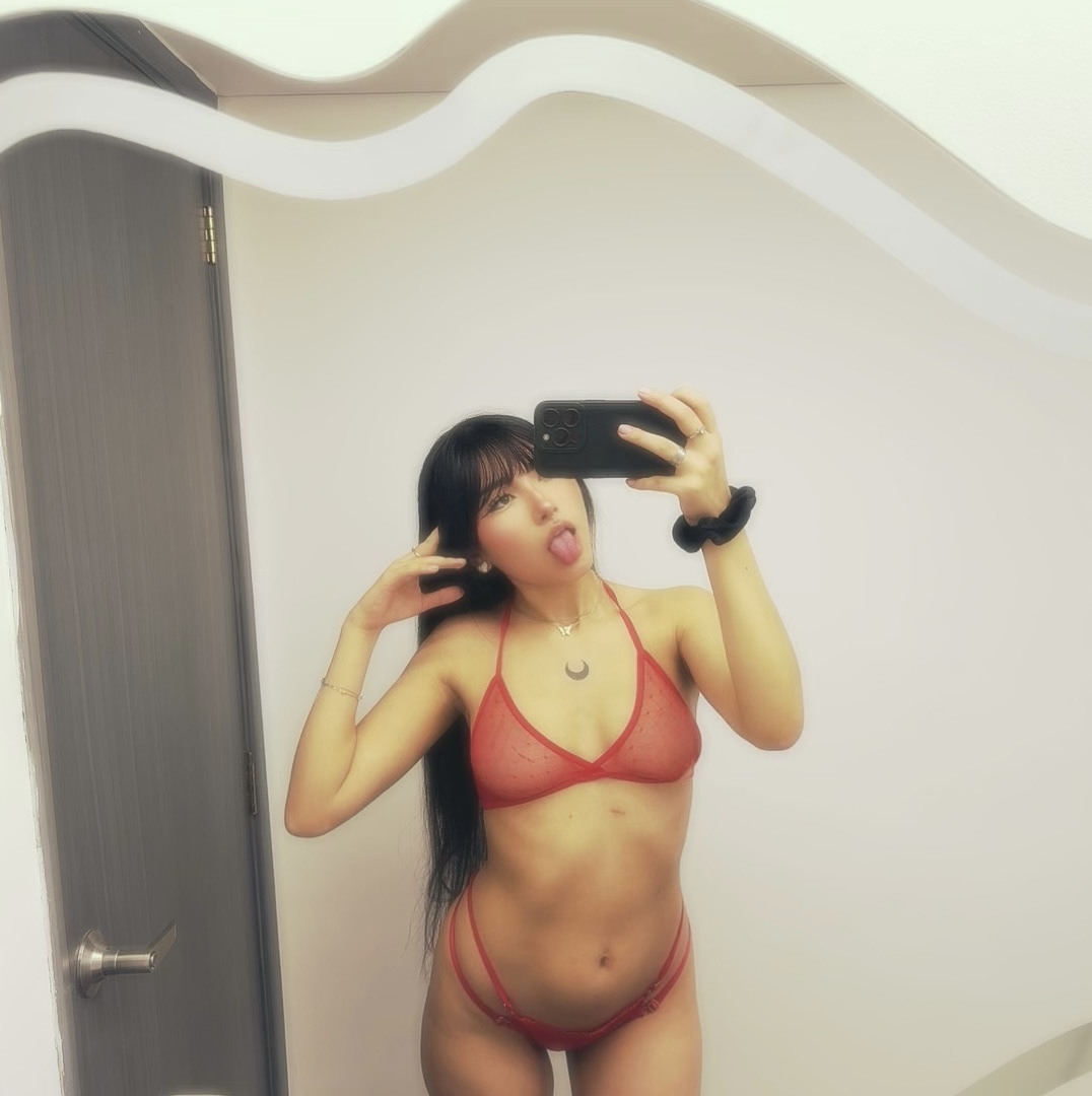 cuteezoe from Jerkmate