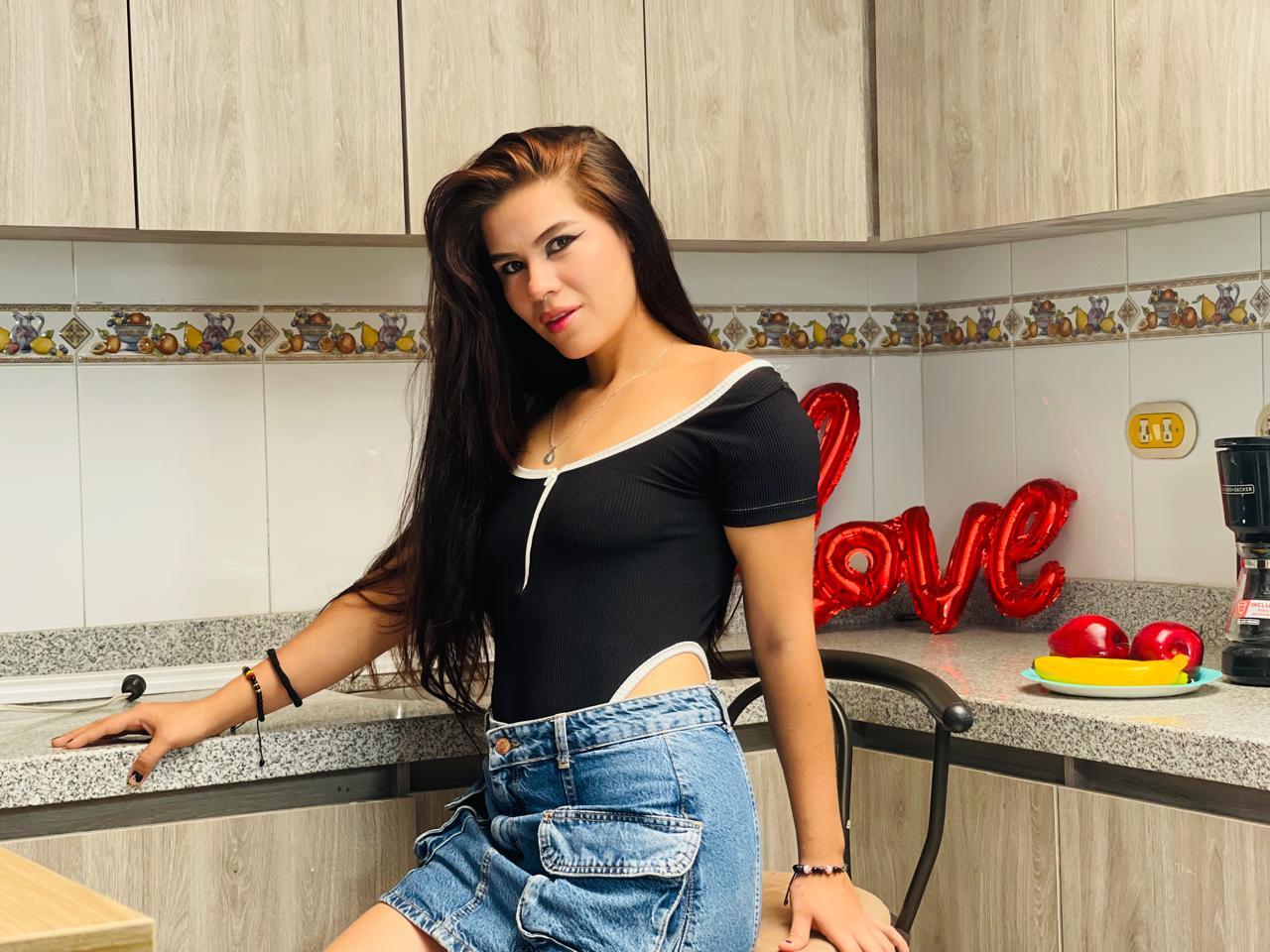 karinatomson from Jerkmate