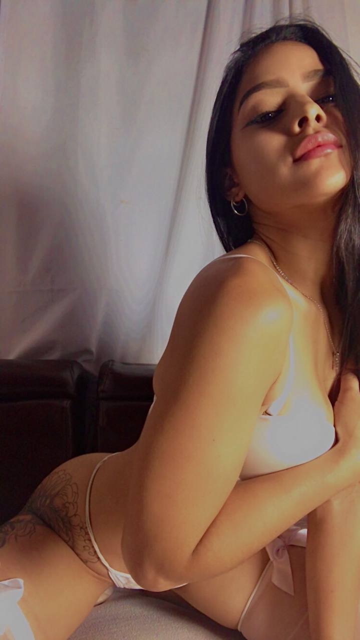 ariadnaaruizz from Jerkmate