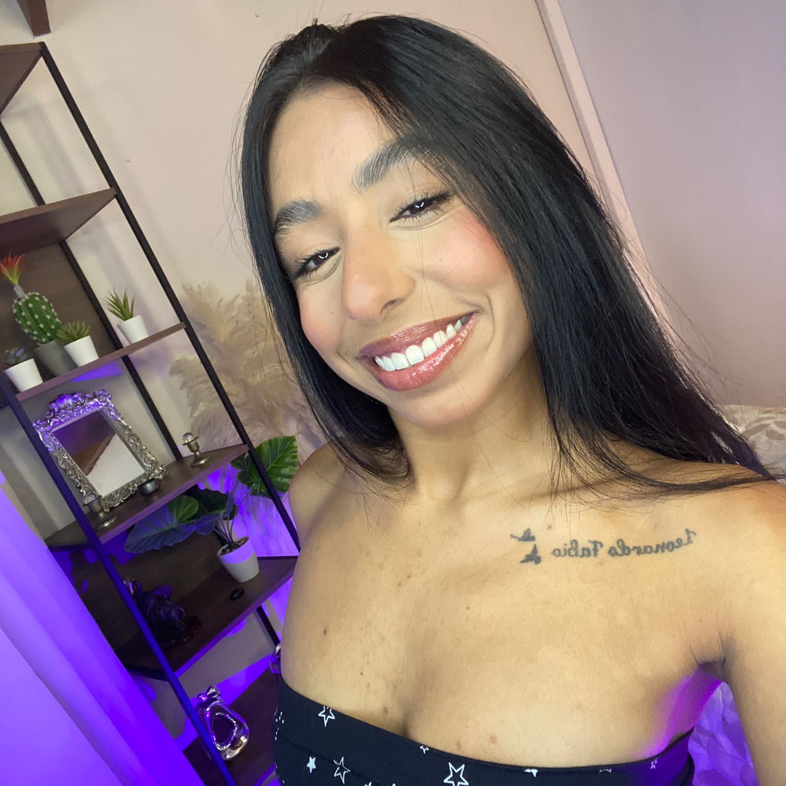 anntonelaa from Jerkmate