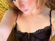 British Sex Cam Girl HoneySuckleUK » Adult Cam Action Photo