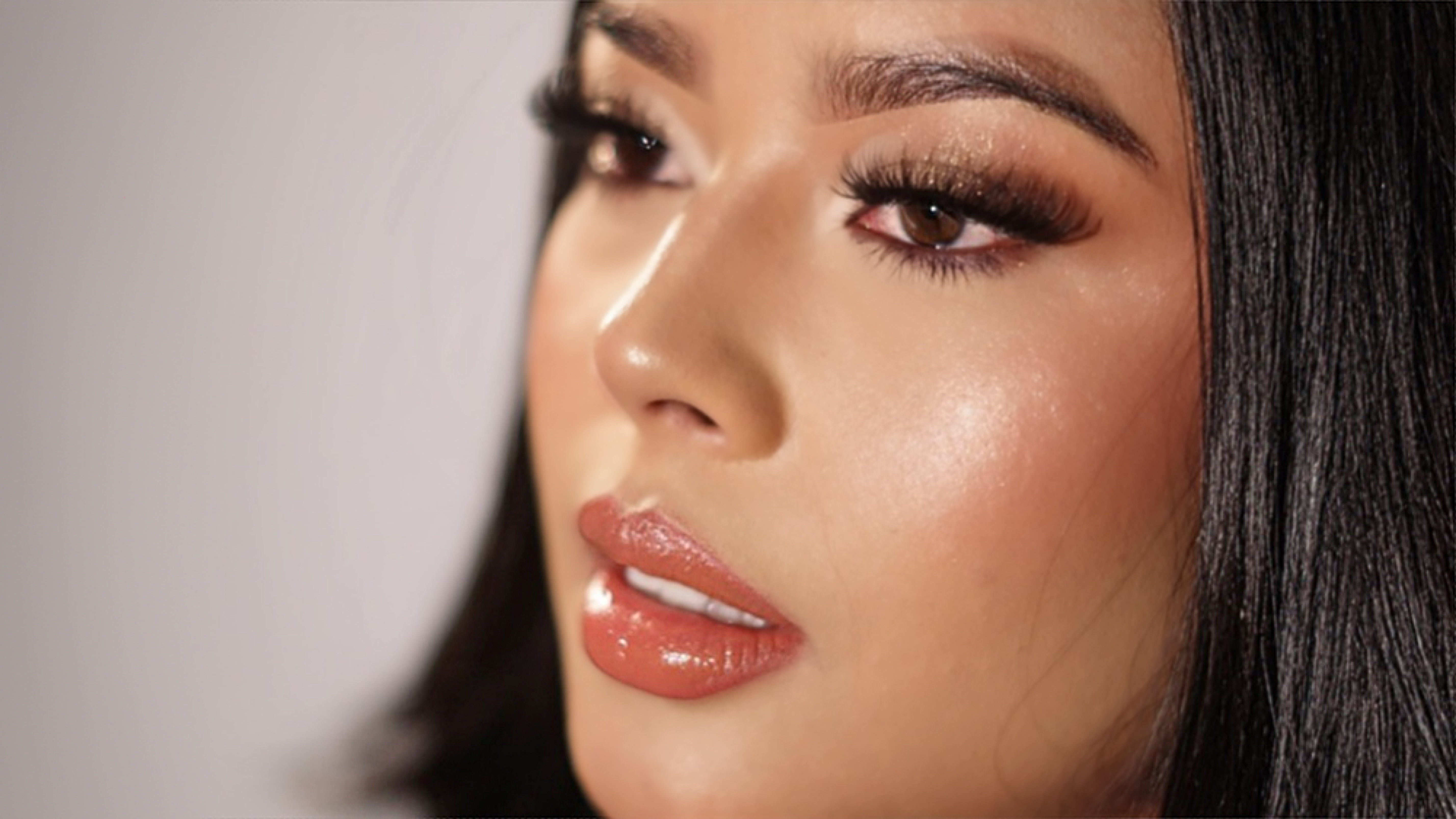 manuela_thomson from Jerkmate