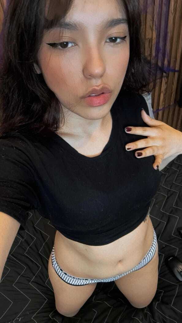 elliecute19 from Jerkmate