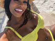 Chat Live with Miss_michelle19  26 year old Amateur Cam Girl from Colombia Photo