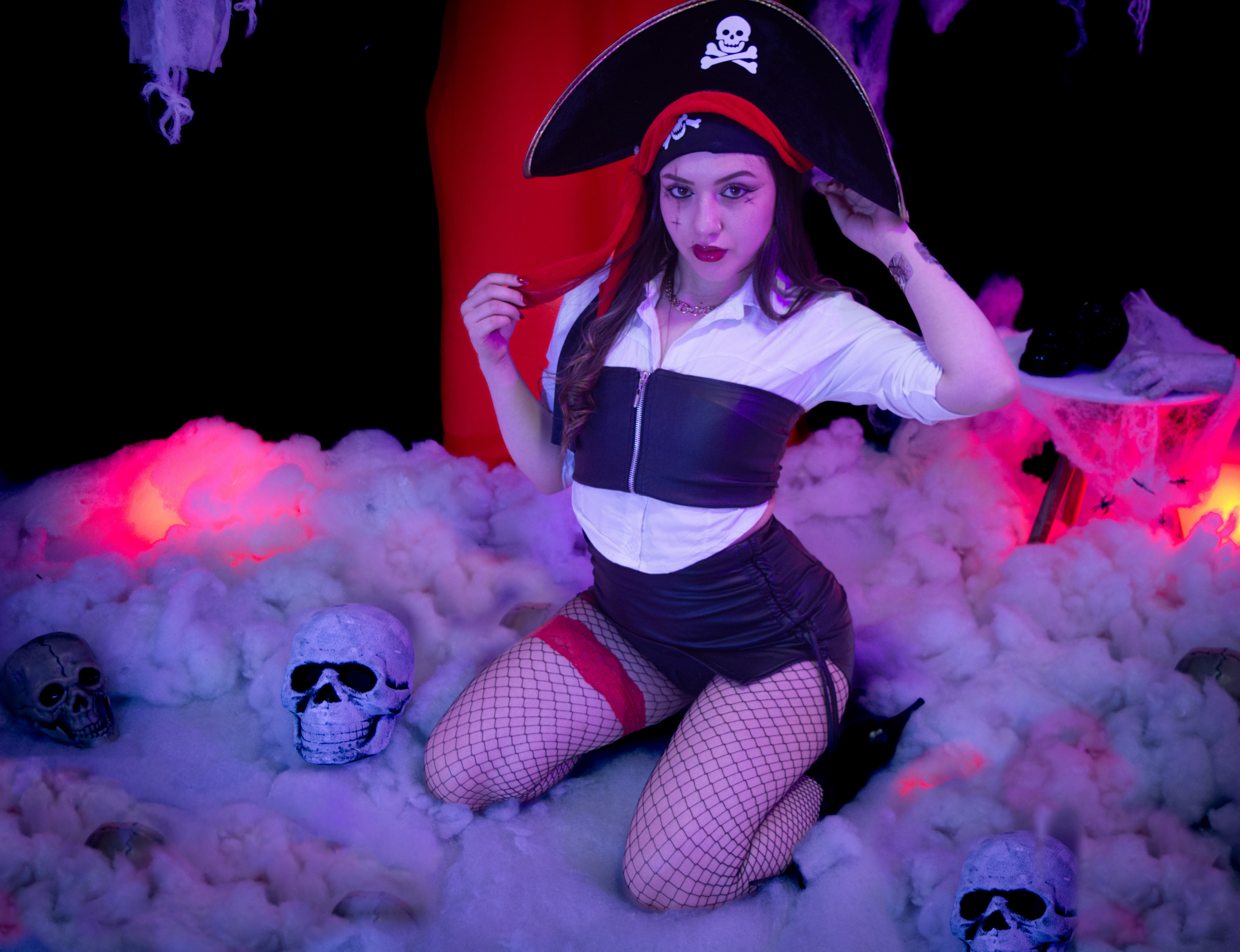 manelikblondee from Jerkmate