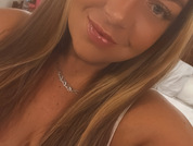 Chat Live with CurvyNatalieX  33 year old Amateur Cam Girl from The United Kingdom Photo