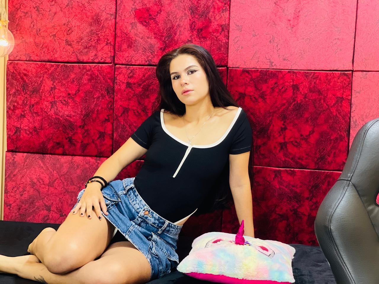 karinatomson from Jerkmate