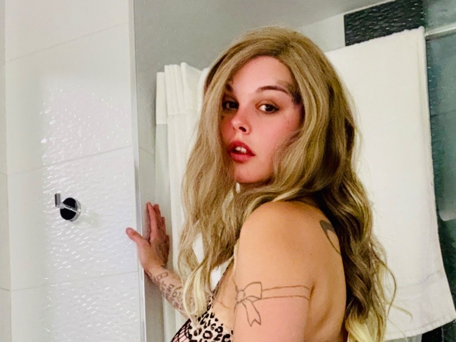 katvondees from Jerkmate