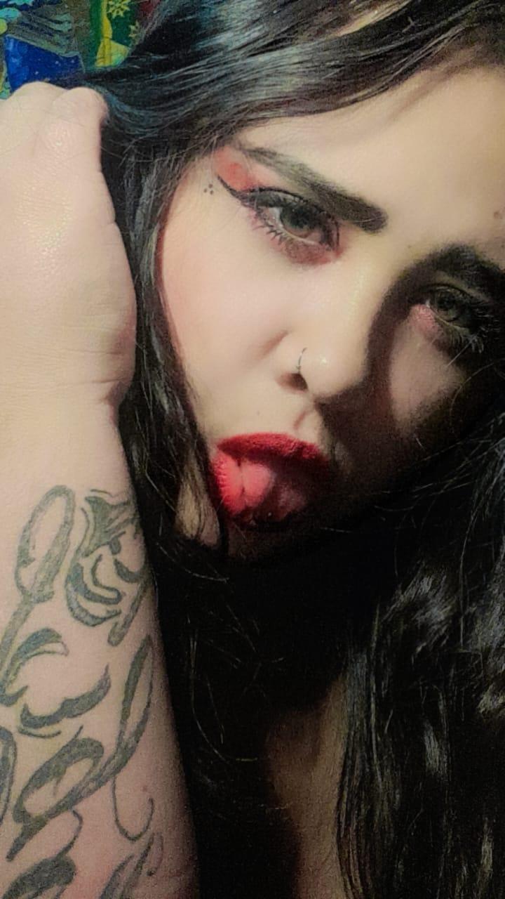 nahomyboobs