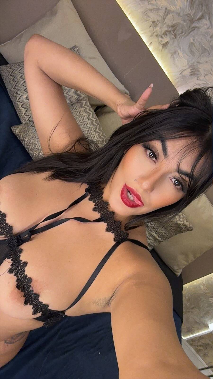 Saray_Collinss picture 1