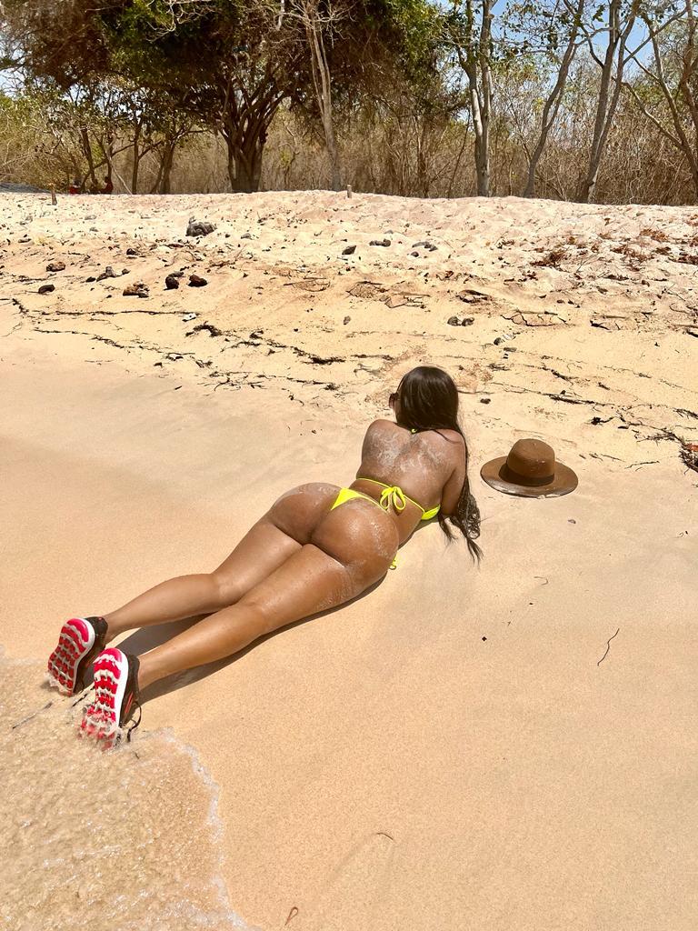 LATINA_BIG_CLITXXX