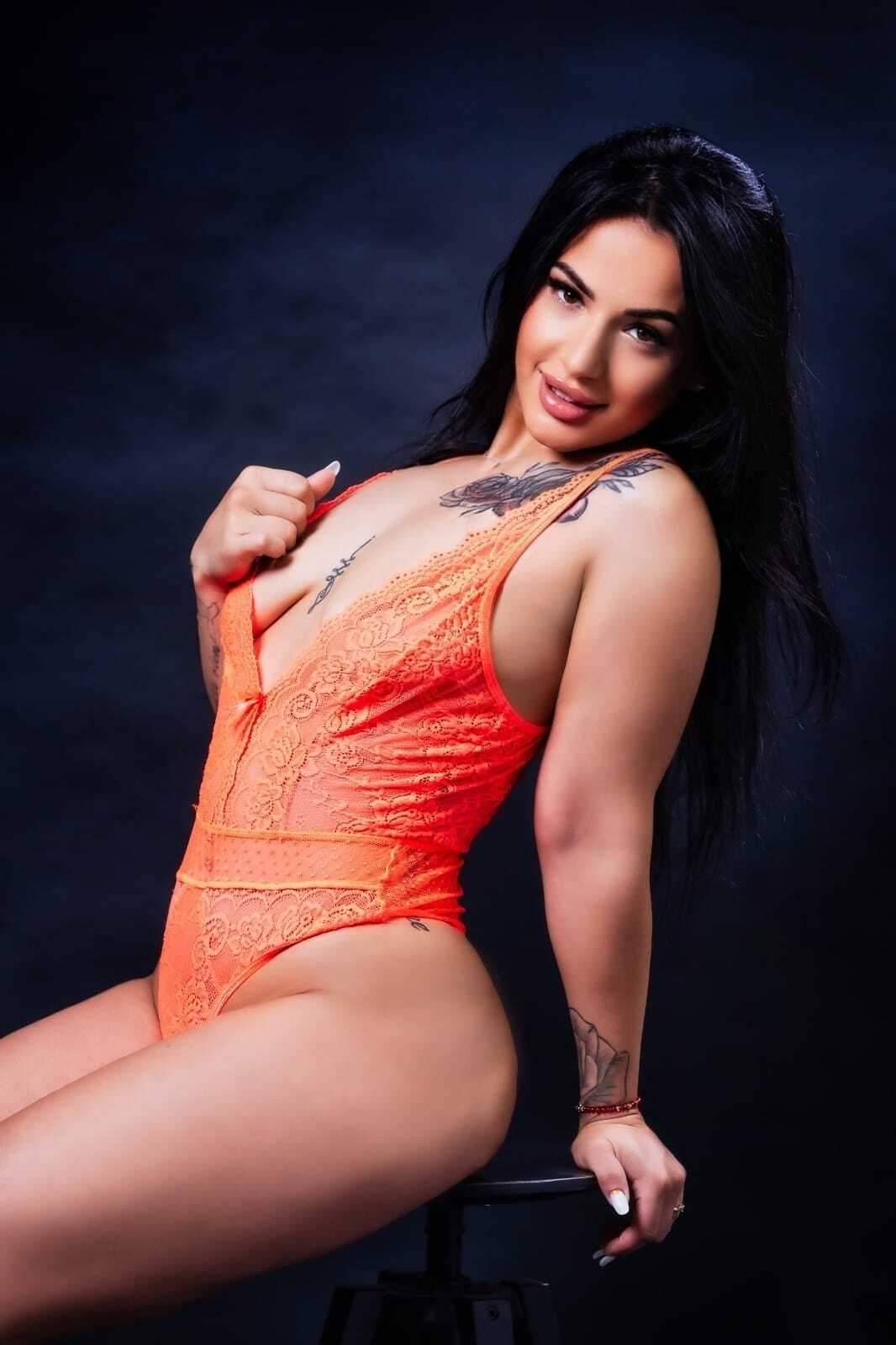 alessianavarro from Jerkmate