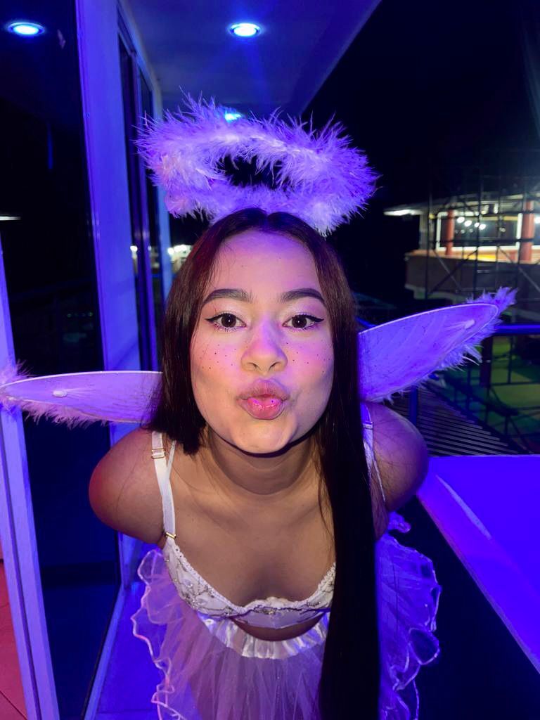 paulasantacruz from Jerkmate