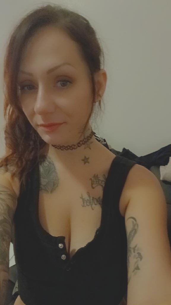 diemondoll19 from Jerkmate