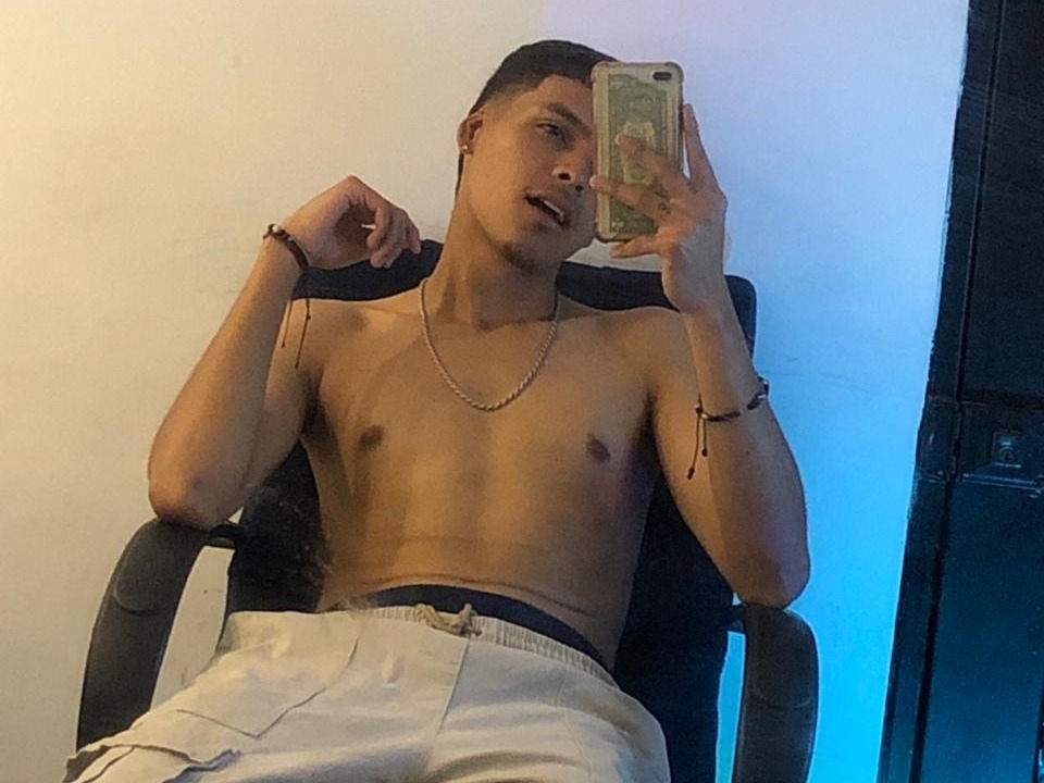 jhonxoxo from Jerkmate