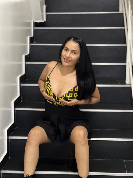 scarleth_hot from Jerkmate