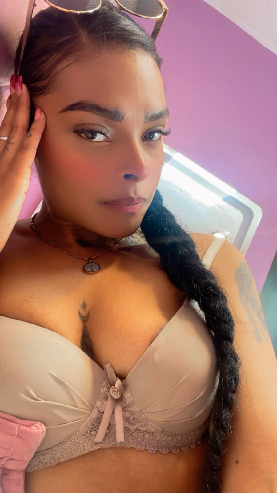 emmaebonyx19 from Jerkmate
