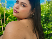 Maya_curvy