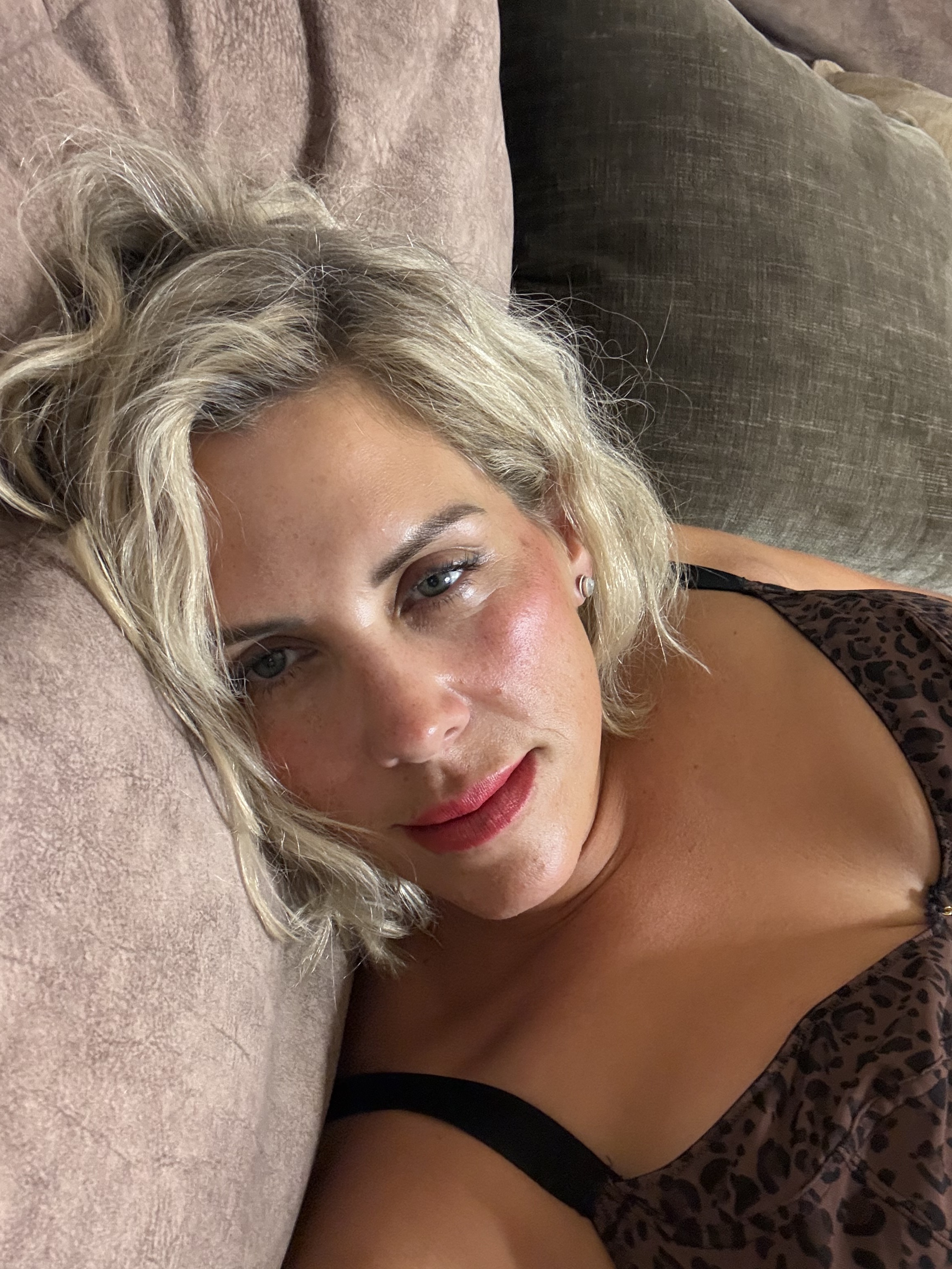 Grace_Golden_x photo 2