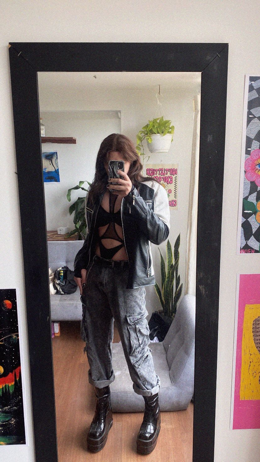 ella_thorne from Jerkmate