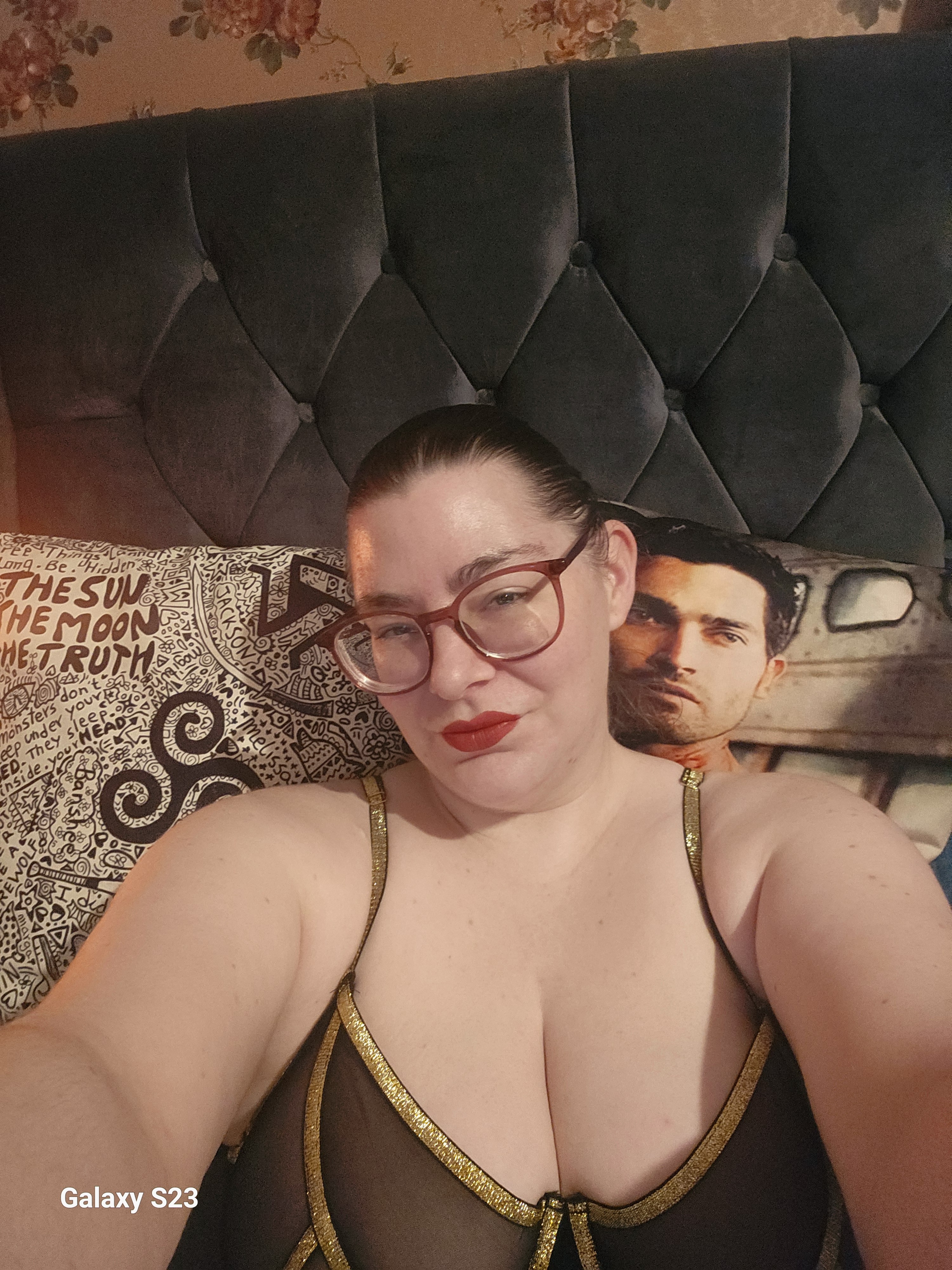 ZoeNextDoorx