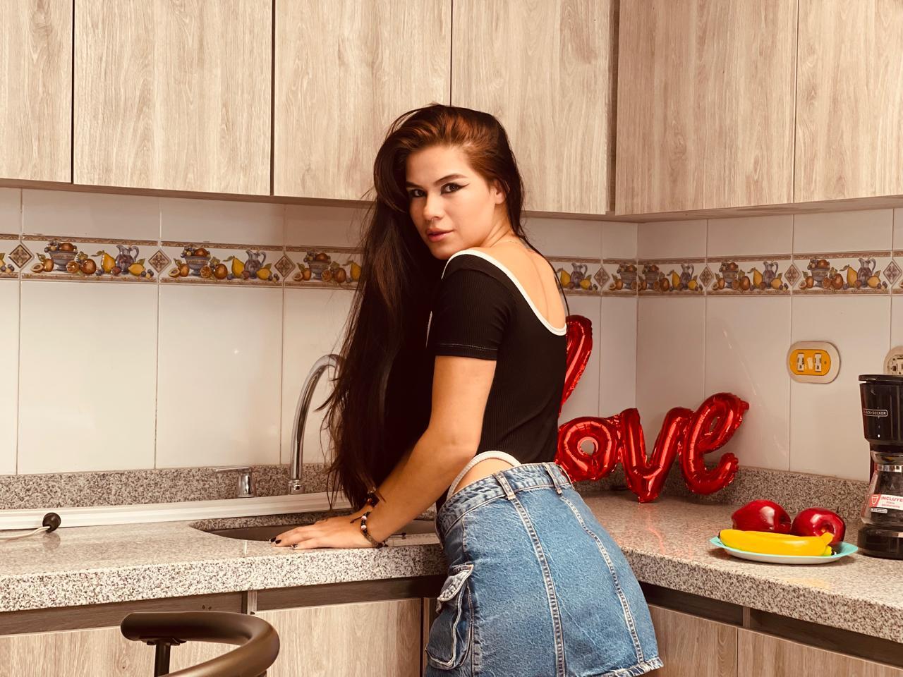 karinatomson from Jerkmate