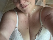 BustyBeautifulGinger