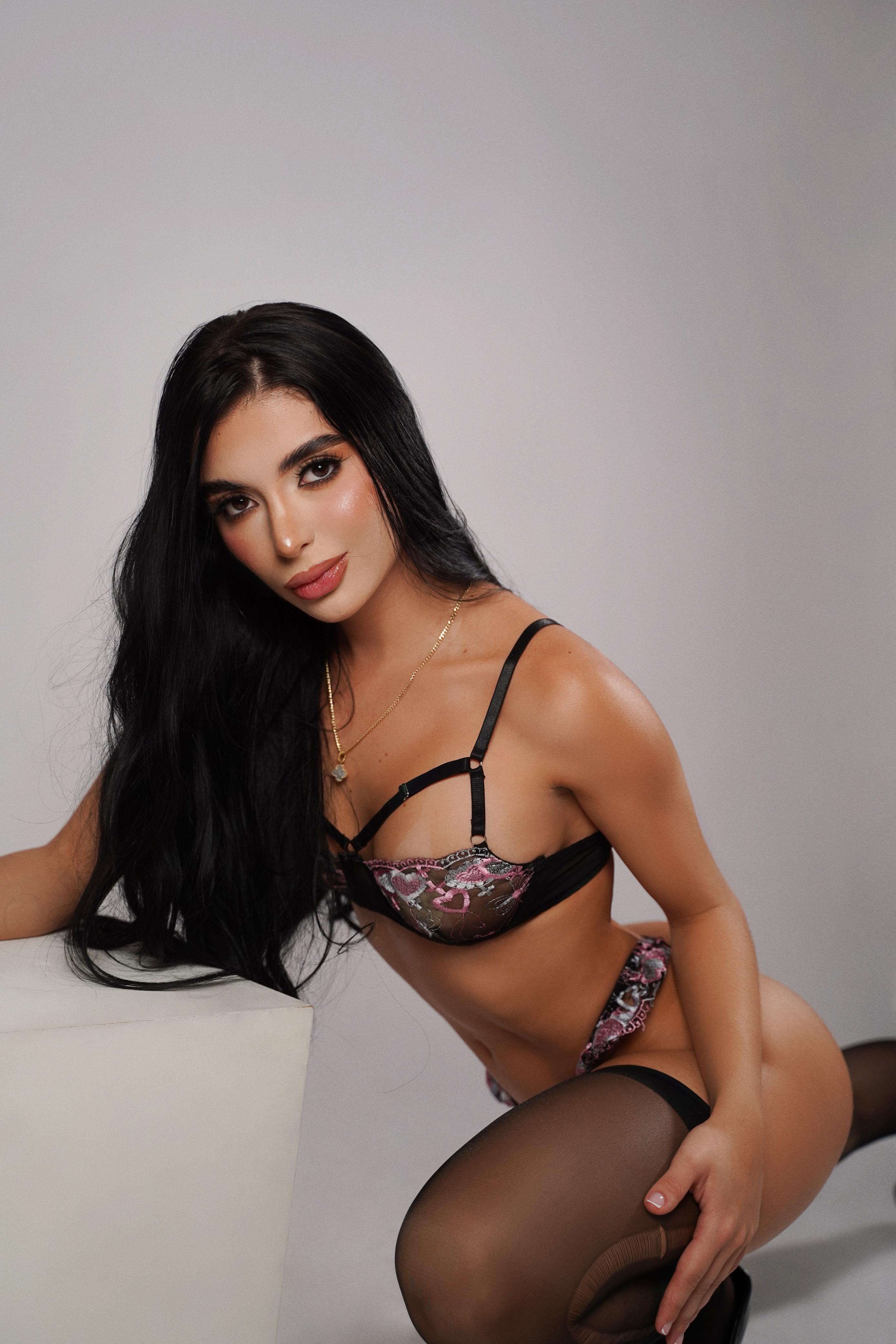 sophie_whitee from Jerkmate