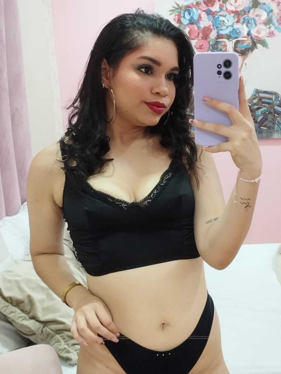 Lariza_Stone