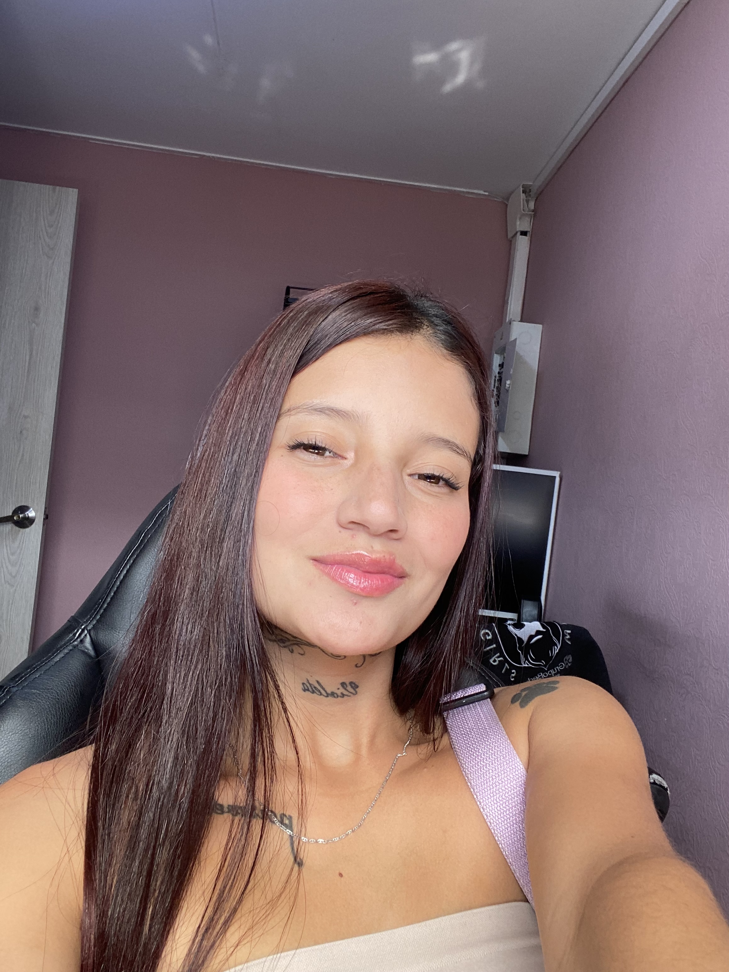 gaiamoonn from Jerkmate
