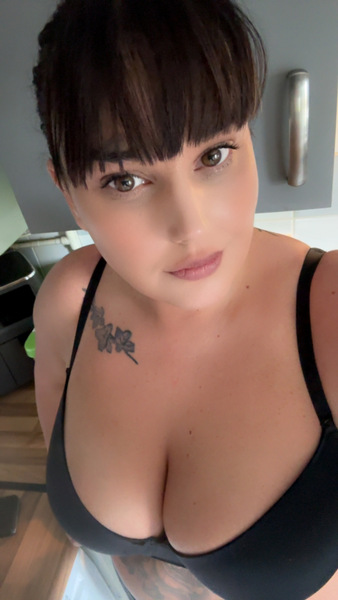 naughtybustymilfxxx from Jerkmate
