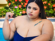 Maya_curvy