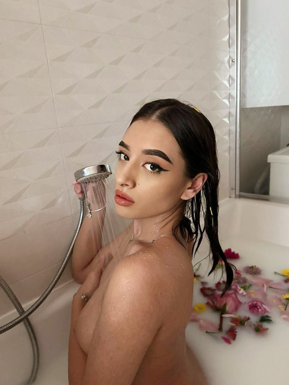 lililth_capri77 from Jerkmate