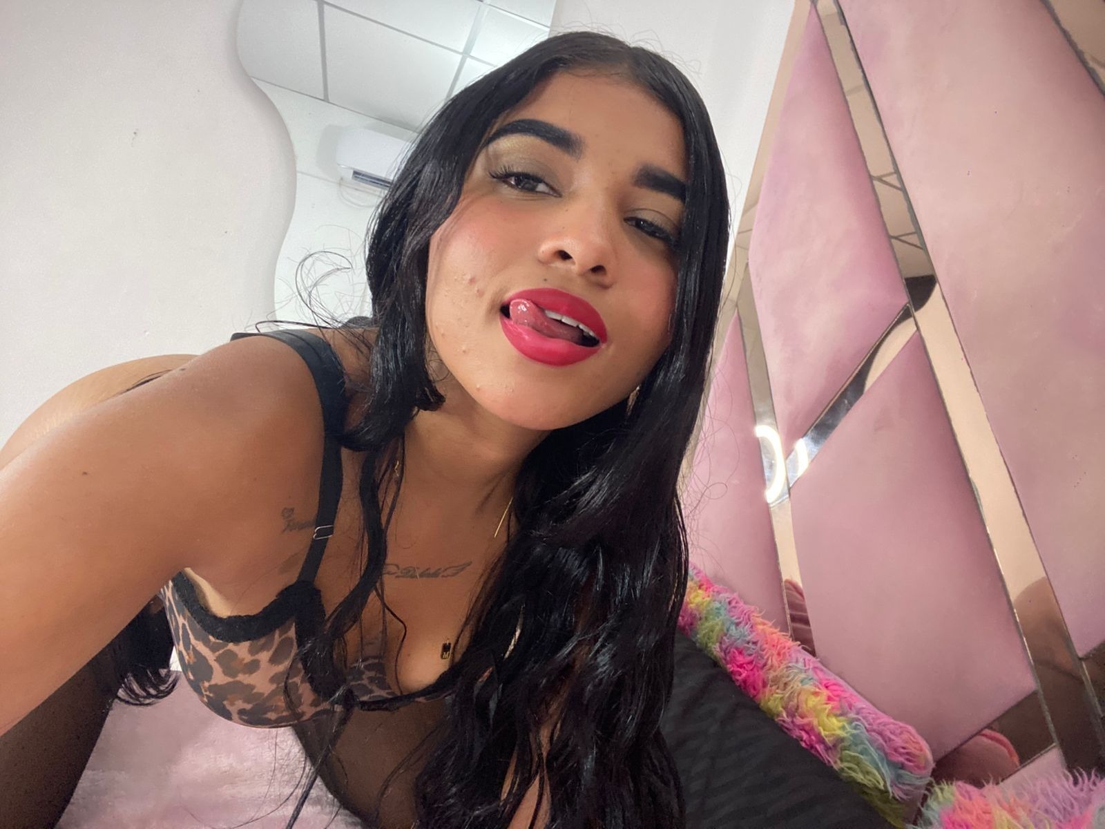 Honeyht picture 2